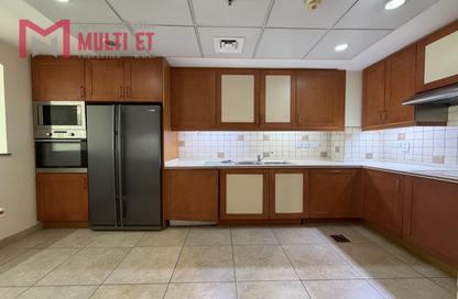 Apartment - 2 Bedrooms - 3 Bathrooms for rent in West Porto Drive - Porto Arabia - The Pearl Island - Doha