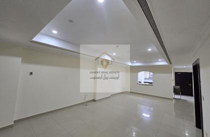Apartment - 1 Bedroom - 2 Bathrooms for rent in West Porto Drive - Porto Arabia - The Pearl Island - Doha