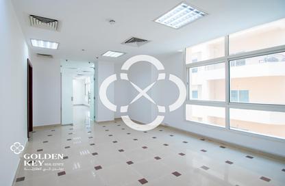 Office Space - Studio - 2 Bathrooms for rent in Umm Ghwailina Comm - Umm Ghuwalina - Umm Ghuwailina - Doha