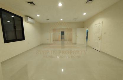 Villa - 3 Bedrooms - 5 Bathrooms for rent in Ramada Commercial Building - Al Rawabi Street - Al Muntazah - Doha