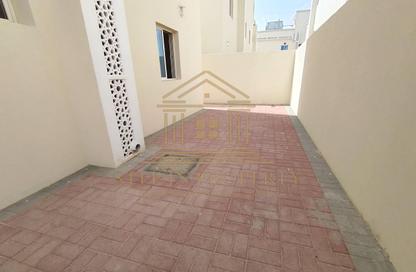 Compound - 6 Bedrooms - 6 Bathrooms for rent in Al Kheesa - Al Kheesa - Umm Salal Mohammed