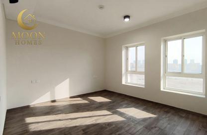 Apartment - 2 Bedrooms - 3 Bathrooms for rent in Musheireb - Musheireb - Doha