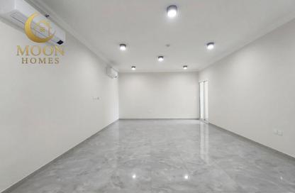 Apartment - 2 Bedrooms - 3 Bathrooms for rent in Musheireb - Musheireb - Doha