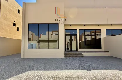 فيلا - 5 غرف نوم - 6 حمامات للايجار في أم صلال محمد - مدينة أم صلال - الدوحة