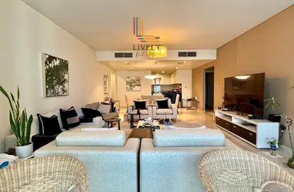 Apartment - 3 Bedrooms - 4 Bathrooms for rent in Lusail Residence - Marina District - Lusail