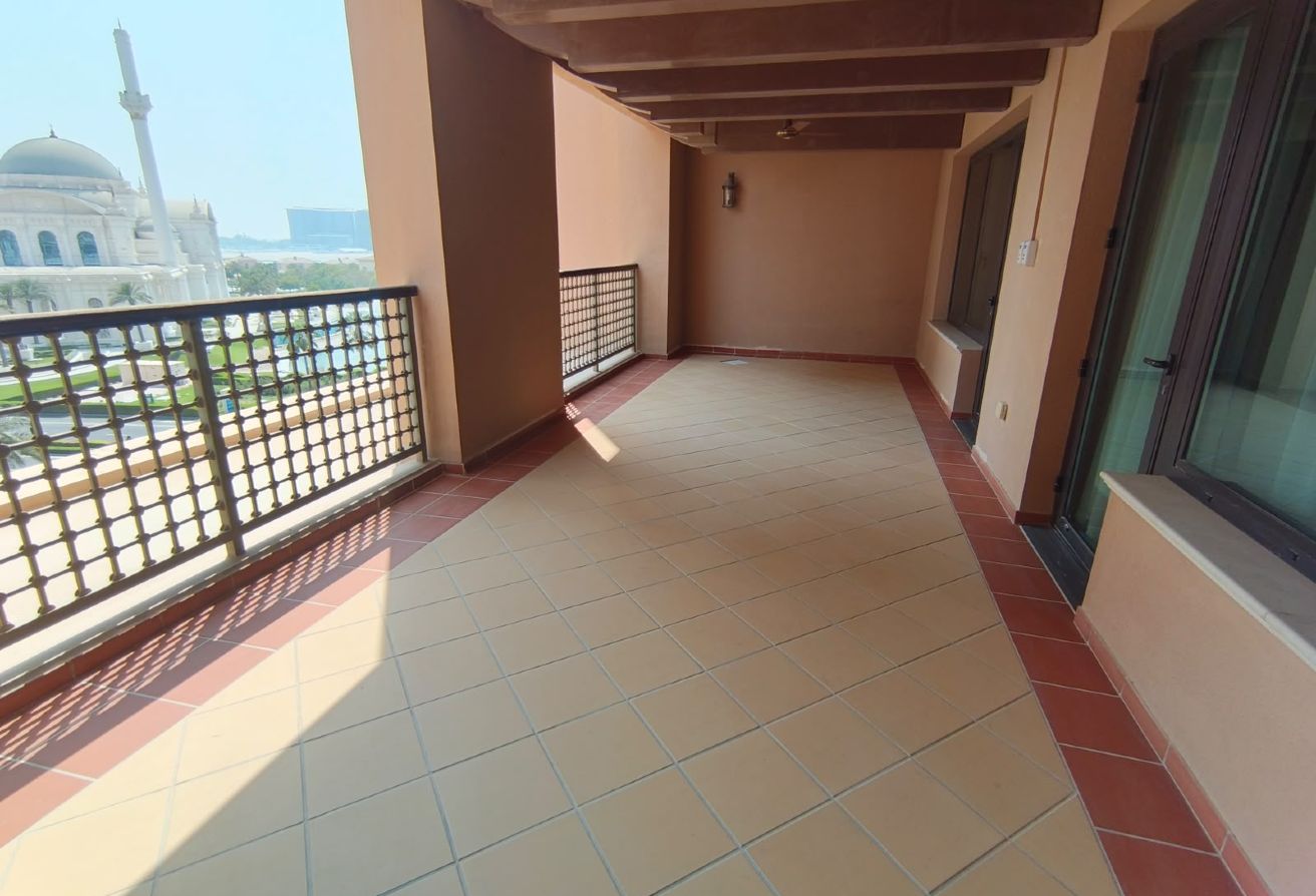 LAVISH FF 2 BEDROOMS APARTMENT IN PEARL @ 10500 thumbnail 12