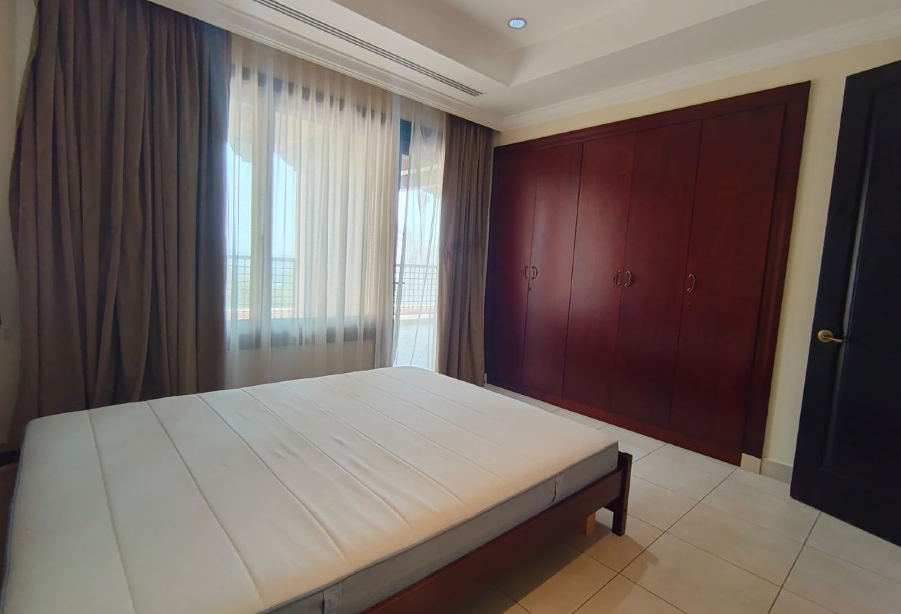 LAVISH FF 2 BEDROOMS APARTMENT IN PEARL @ 10500 thumbnail 4