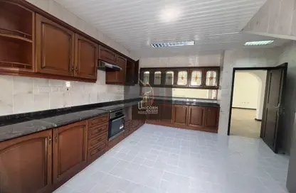 مجمع سكني - 4 غرف نوم - 4 حمامات للايجار في شارع الوعب - الوعب - الدوحة