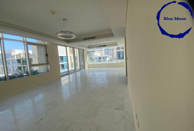 1010370 - Property Image 3