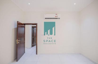 Villa - 6 Bedrooms - 5 Bathrooms for rent in Umm Salal Ali - Doha