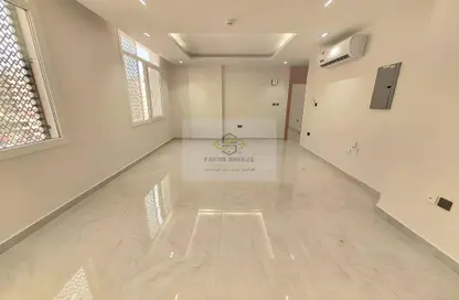 Apartment - 2 Bedrooms - 2 Bathrooms for rent in Al Mansoura - Al Mansoura - Doha
