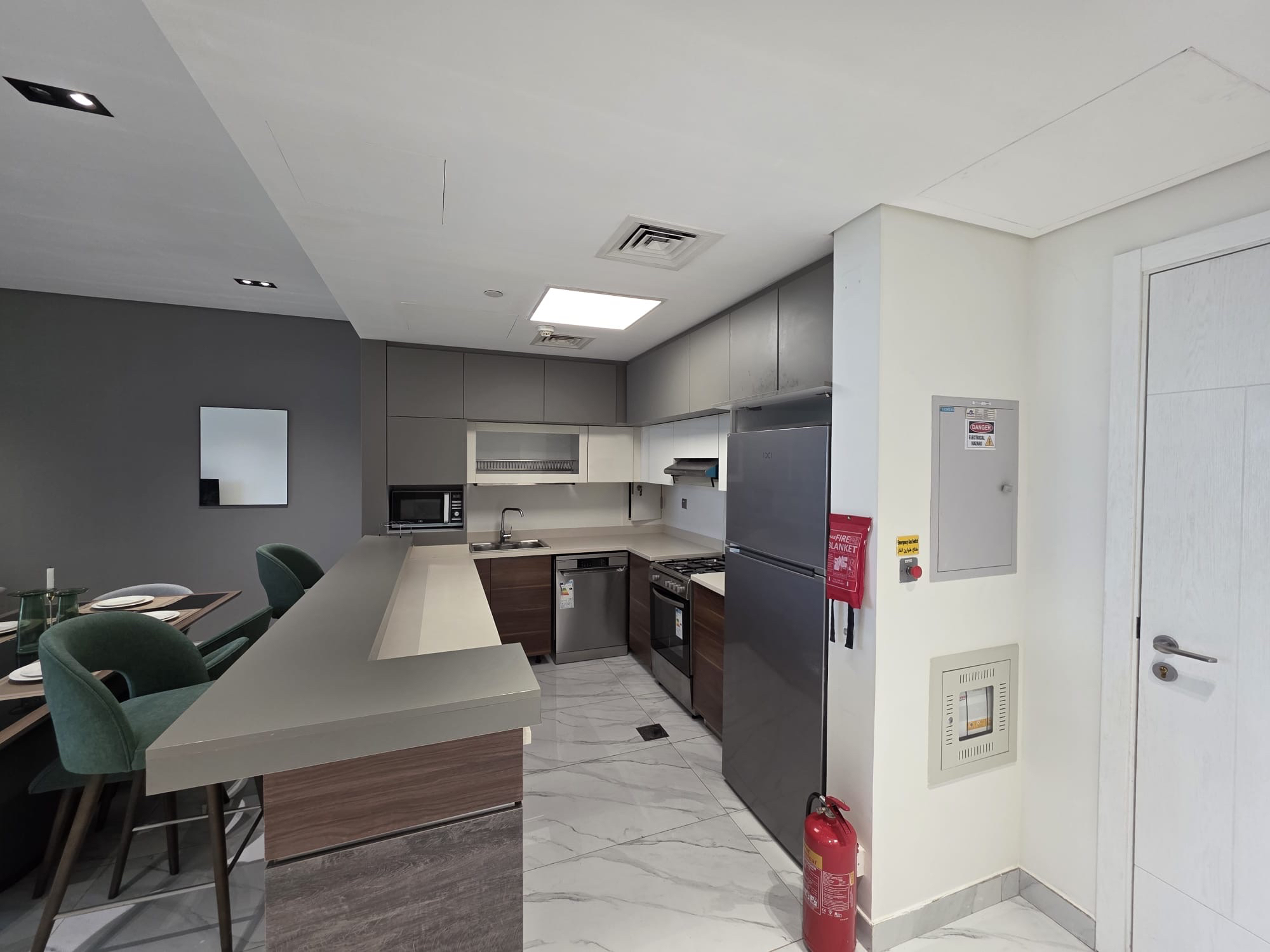PARK VIEW 2BHK FURNISHED | CRECENT | BALCONY thumbnail 10