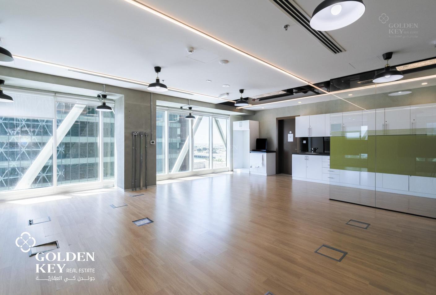 Business Tower | Expansive Floor Plan