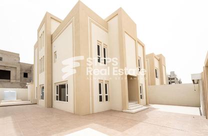 Villa - 7 Bedrooms - 7+ Bathrooms for rent in Izghawa - Izghawa - Doha