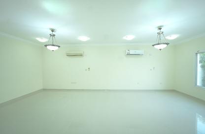 Villa - 4 Bedrooms - 4 Bathrooms for rent in Al Nuaija Street - Al Nuaija - Doha