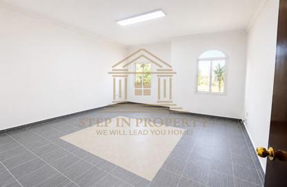 Villa - 5 Bedrooms - 6 Bathrooms for rent in Al Messila - Al Messila - Doha