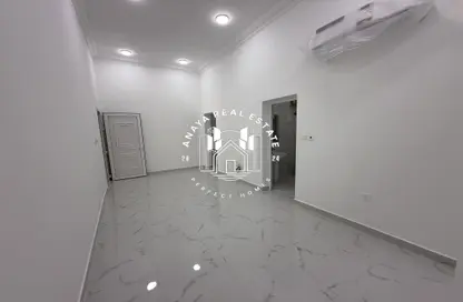 Apartment - 2 Bedrooms - 2 Bathrooms for rent in Muaither Area - Al Rayyan - Doha