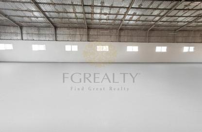 Warehouse - Studio - 4 Bathrooms for rent in Industrial Area 4 - Industrial Area - Industrial Area - Doha