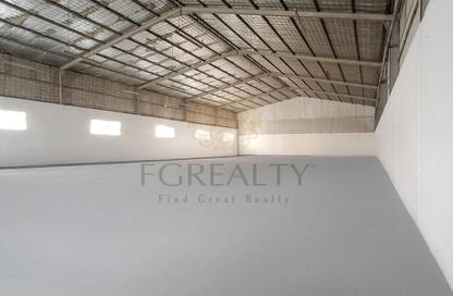 Warehouse - Studio - 4 Bathrooms for rent in Industrial Area 4 - Industrial Area - Industrial Area - Doha