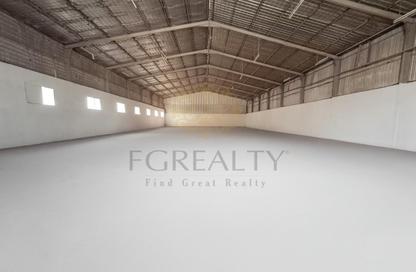 Warehouse - Studio - 4 Bathrooms for rent in Industrial Area 4 - Industrial Area - Industrial Area - Doha