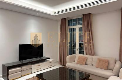 Apartment - 2 Bedrooms - 3 Bathrooms for rent in Floresta Gardens - Floresta Gardens - The Pearl Island - Doha