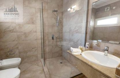 Apartment - 2 Bedrooms - 3 Bathrooms for rent in Muraikh - AlMuraikh - Doha