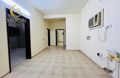 Apartment - 3 Bedrooms - 2 Bathrooms for rent in Umm Ghwailina Comm - Umm Ghuwalina - Umm Ghuwailina - Doha