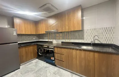 شقة - 2 غرف نوم - 3 حمامات للايجار في برج الخير - شارع الكورنيش - شارع الكورنيش - الدوحة