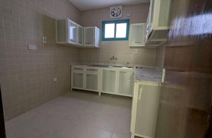 Apartment - 2 Bedrooms - 2 Bathrooms for rent in Umm Ghuwailina 4 - Umm Ghuwailina - Doha