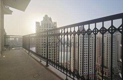 Apartment - 2 Bedrooms - 3 Bathrooms for rent in Floresta Gardens - Floresta Gardens - The Pearl Island - Doha