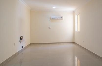 Apartment - 2 - 2 for rent in Madinat Khalifa Building 58 - Madinat Khalifa South - Madinat Khalifa - Doha Apartment - 2 - 2 for rent in Madinat Khalifa Building 58 - Madinat Khalifa South - Madinat Khalifa - Doha
