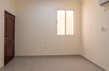 Apartment - 2 - 2 for rent in Madinat Khalifa Building 58 - Madinat Khalifa South - Madinat Khalifa - Doha Apartment - 2 - 2 for rent in Madinat Khalifa Building 58 - Madinat Khalifa South - Madinat Khalifa - Doha