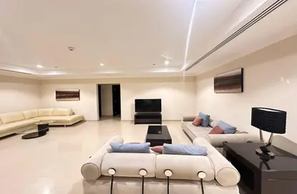 Apartment - 2 Bedrooms - 3 Bathrooms for rent in West Porto Drive - Porto Arabia - The Pearl Island - Doha