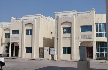 مجمع سكني - 6 غرف نوم - 4 حمامات للايجار في الوكرة - الوكرة - الوكرة - الوكرة
