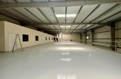 Warehouse - Studio - 2 Bathrooms for rent in East Industrial Street - Birkat Al Awamer - Al Wakra