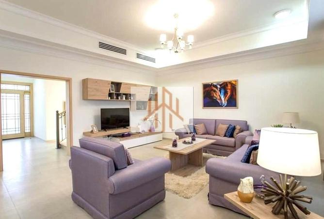 982405 - Property Image 2