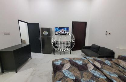 Villa - Studio - 1 Bathroom for rent in Bu Hamour Street - Abu Hamour - Doha