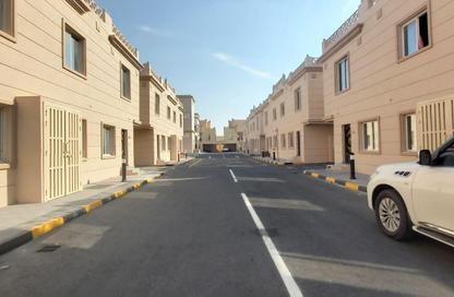 مجمع سكني - 5 غرف نوم - 4 حمامات للايجار في العزيزية - العزيزية - الدوحة