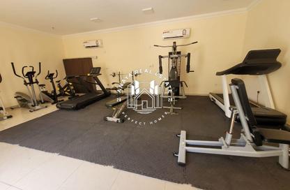 Villa - 4 Bedrooms - 4 Bathrooms for rent in Umm Al Seneem Street - Ain Khaled - Doha