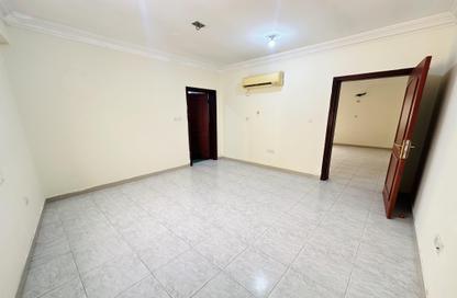 Apartment - 1 Bedroom - 1 Bathroom for rent in Umm Ghwailina Comm - Umm Ghuwalina - Umm Ghuwailina - Doha