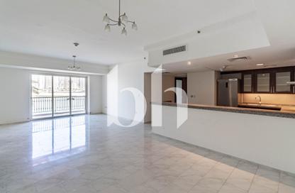 Apartment - 2 Bedrooms - 3 Bathrooms for rent in Viva West - Viva Bahriyah - The Pearl Island - Doha