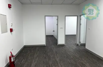 مساحات مكتبية - 3 غرف نوم للايجار في دوحة الجديد - الدوحة