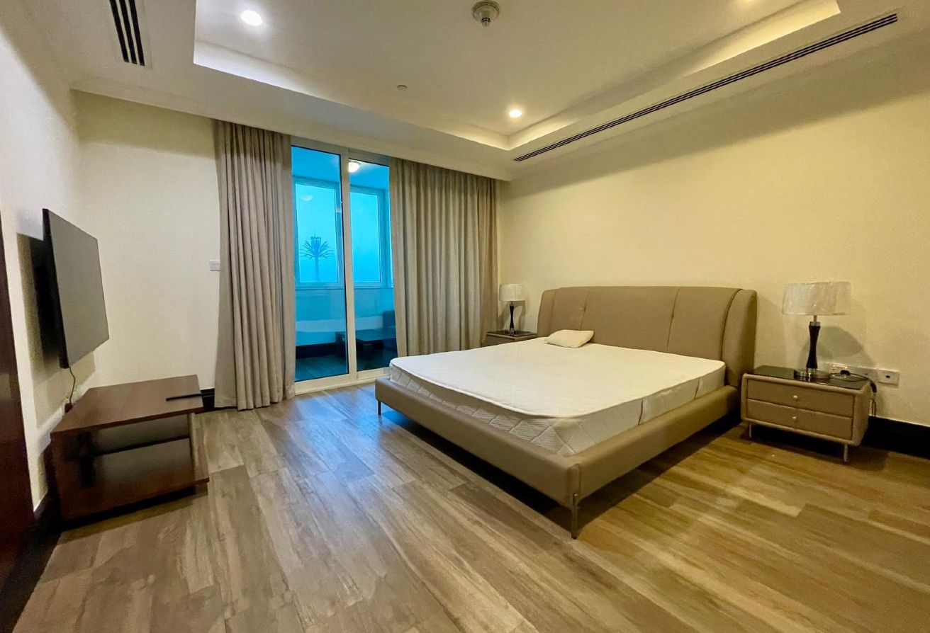 Modern Studio Apartment | Viva Bahriya\ The Pearl