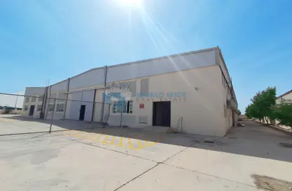 مخزن - استوديو - 8 حمامات للايجار في شارع الصناعية الشرقي - بركة العوامر - الوكرة