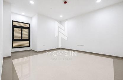 Apartment - 3 Bedrooms - 3 Bathrooms for rent in Fereej Bin Mahmoud South - Fereej Bin Mahmoud - Doha