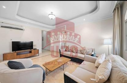 Apartment - 2 Bedrooms - 3 Bathrooms for rent in Al Zubair Bakkar Street - Al Sadd - Doha