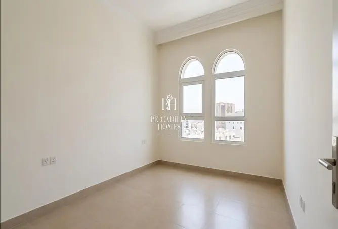 55444442 - Property Image 2