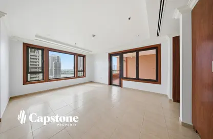 Apartment - 2 Bedrooms - 3 Bathrooms for rent in Marina Gate - Porto Arabia - The Pearl Island - Doha