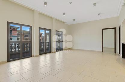 Apartment - 1 Bedroom - 2 Bathrooms for rent in Chateau - Qanat Quartier - The Pearl Island - Doha