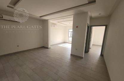 Apartment - 2 Bedrooms - 3 Bathrooms for rent in Al Nasr Street - Al Nasr - Doha